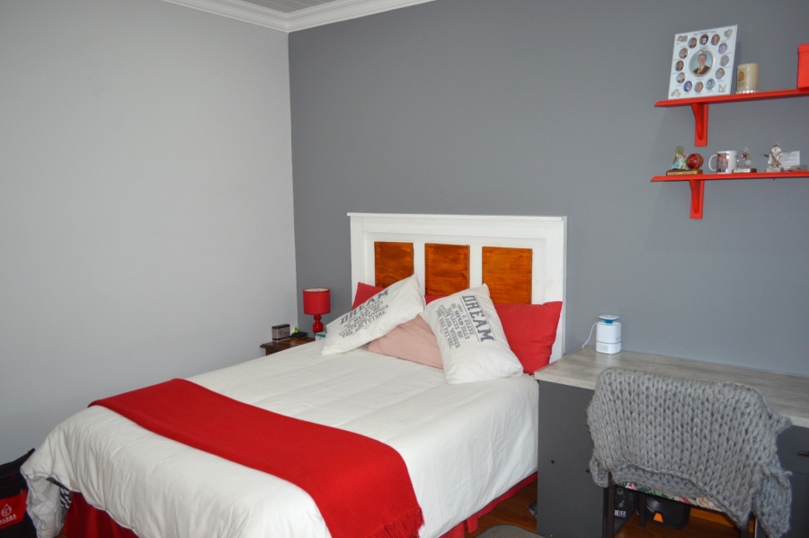 4 Bedroom Property for Sale in Flamwood North West